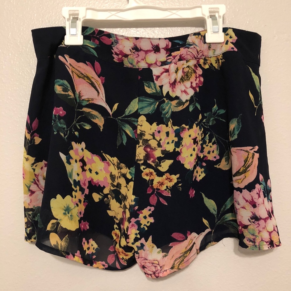 Anthropologie Blu Pepper Floral Print Shorts_Med - Picture 3 of 5